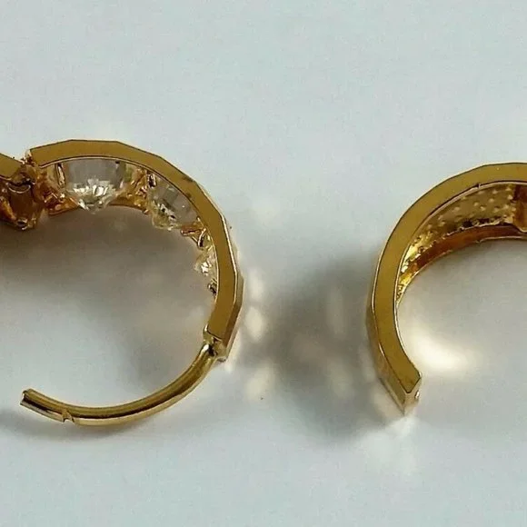 Elegant 14K Karat 585 Stamp Yellow Gold Small Hoop Earrings with CZ's - Nice!